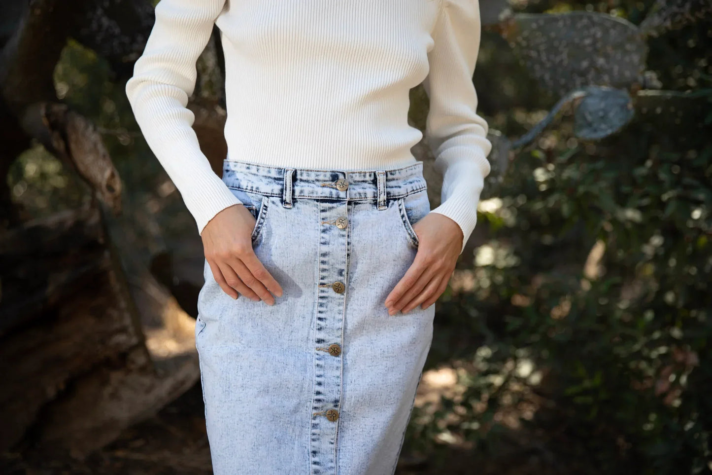 ACID WASHED BUTTON DOWN DENIM SKIRT