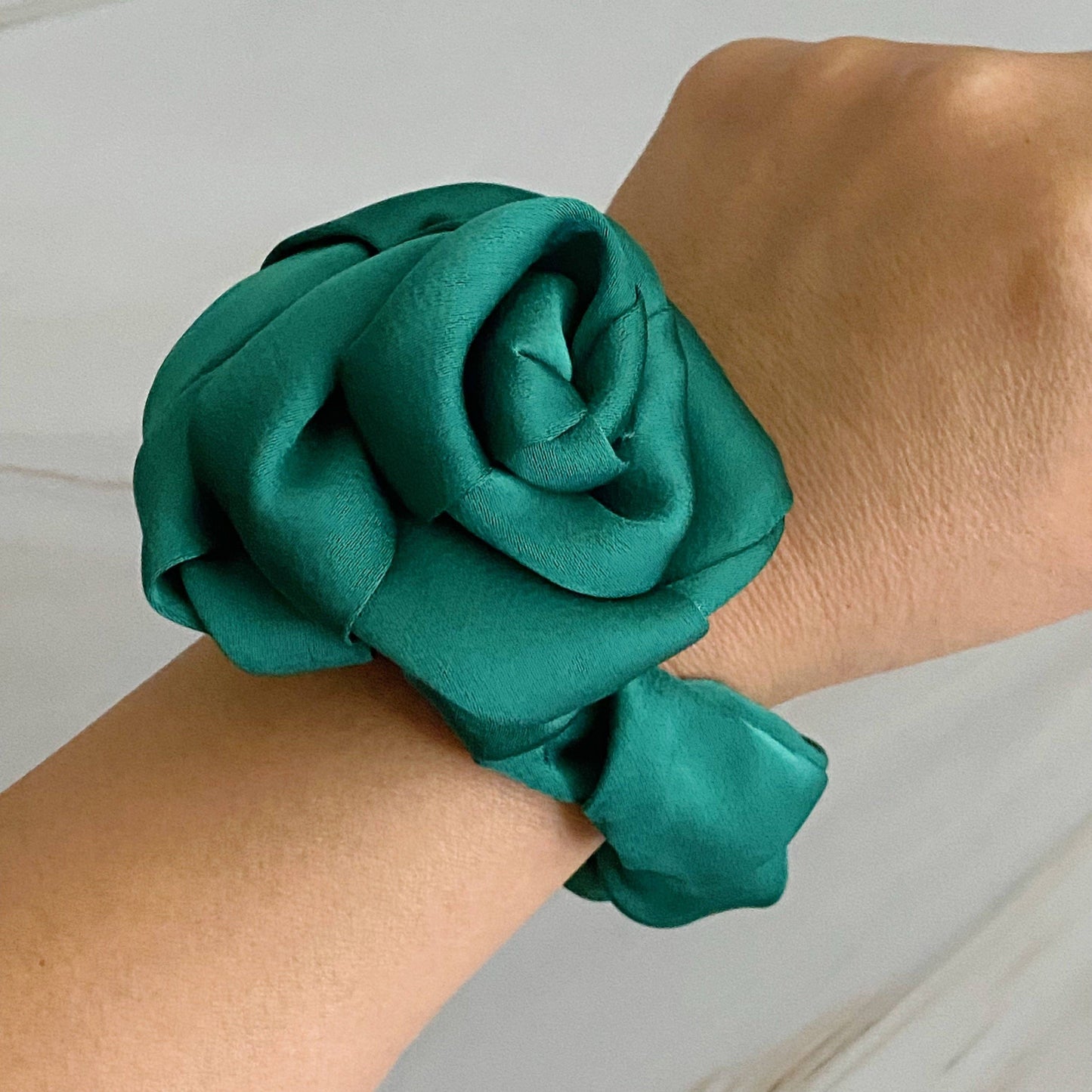 Art Of Work Satin Rose Scrunchie: Honey White