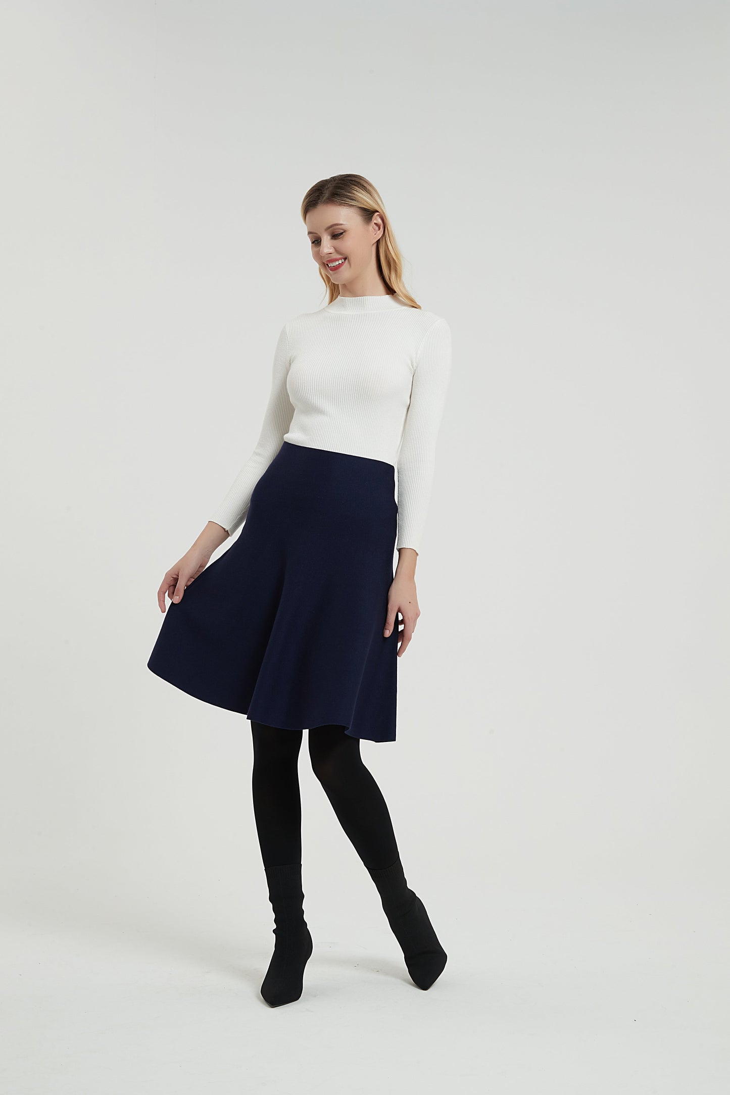 AMAZING MM SKIRT - YEAR ROUND NAVY