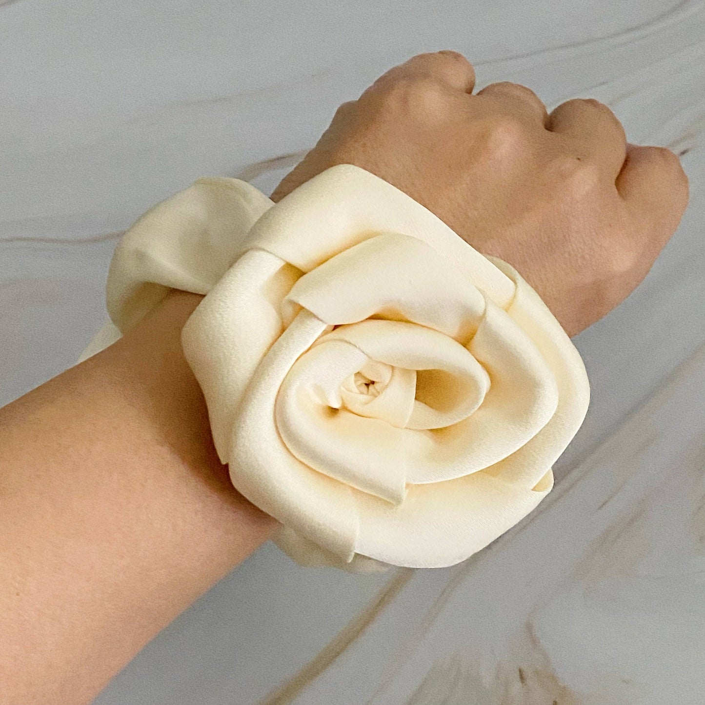 Art Of Work Satin Rose Scrunchie: Honey White