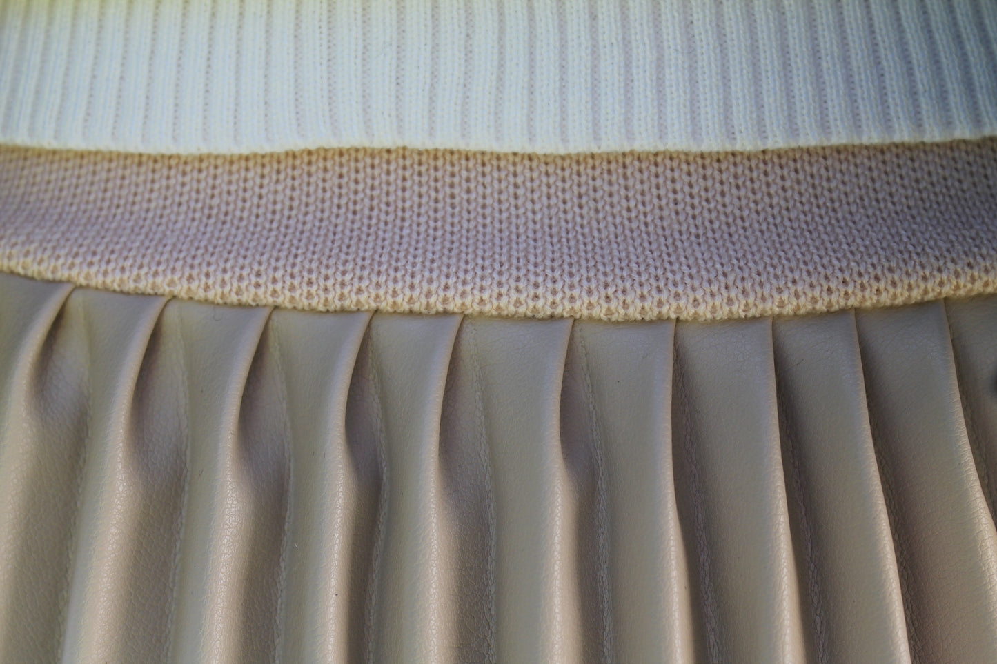 MM PLEATHER PLEATED SAND