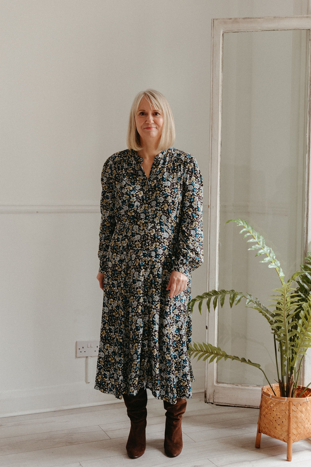 FLORAL MIDI PLEAT DETAIL