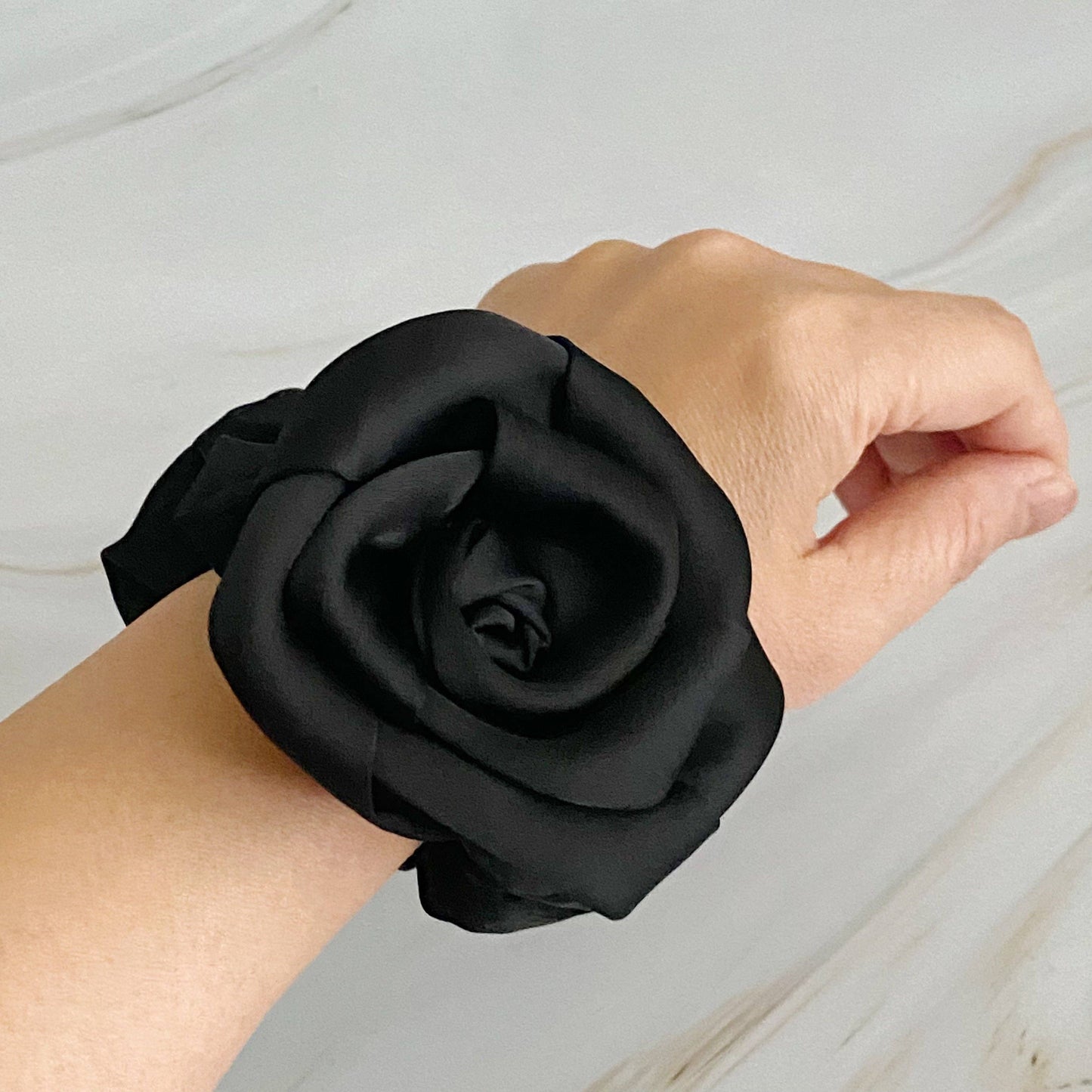 Art Of Work Satin Rose Scrunchie: Honey White