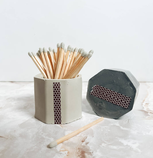 Mini Cement Match Holder with Strike Pad: Petal / Strike Pad Bottom + 50 matches