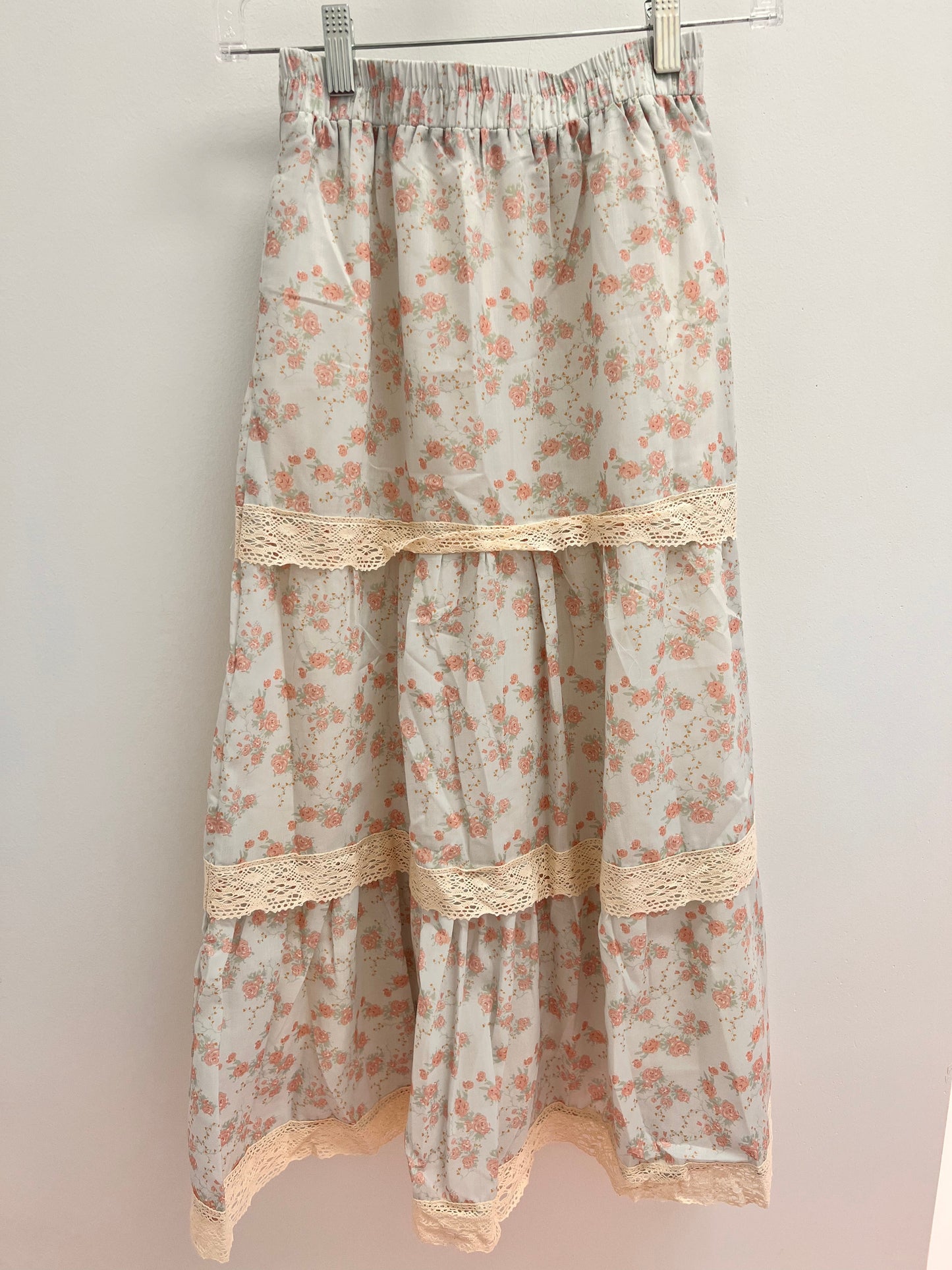 FLORAL MULTI LAYERED MAXI SKIRT