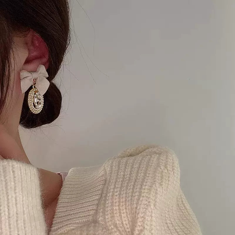 PARIS BOW EARRINGS