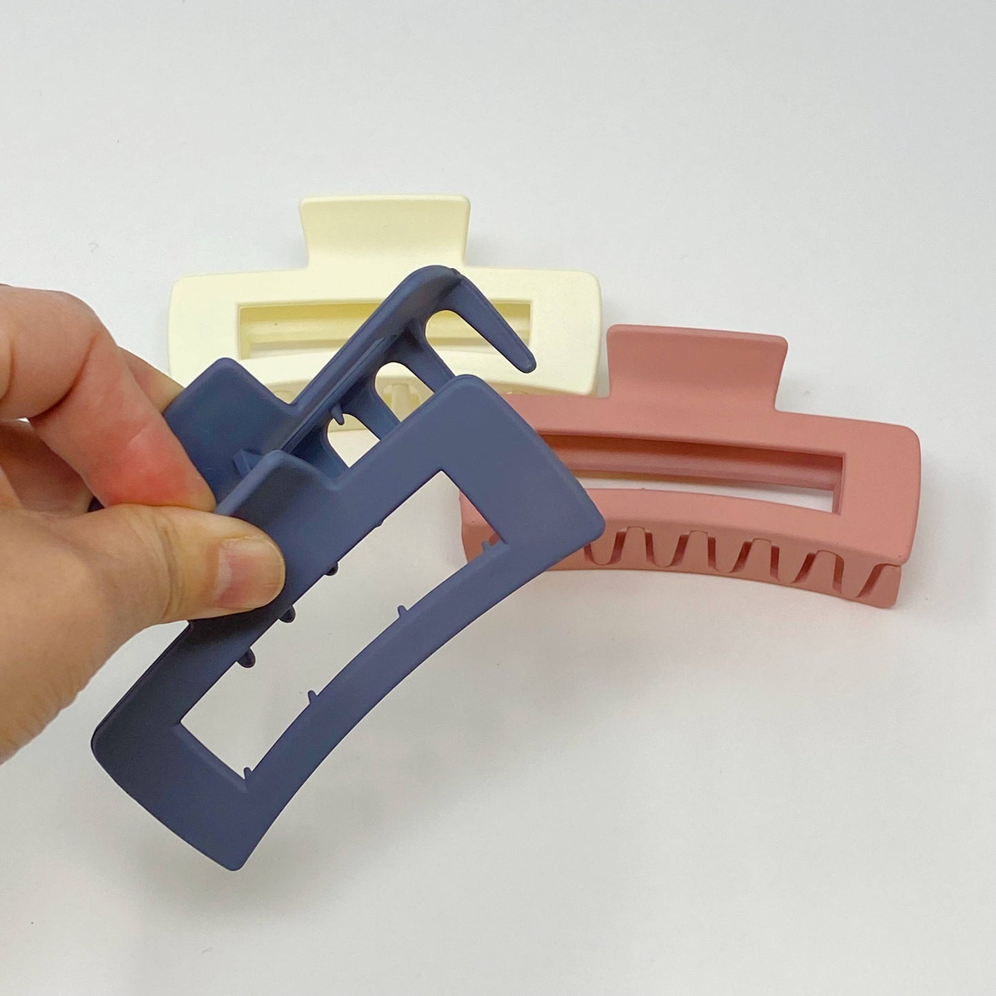 Monotone Hair Claw Set: Cream