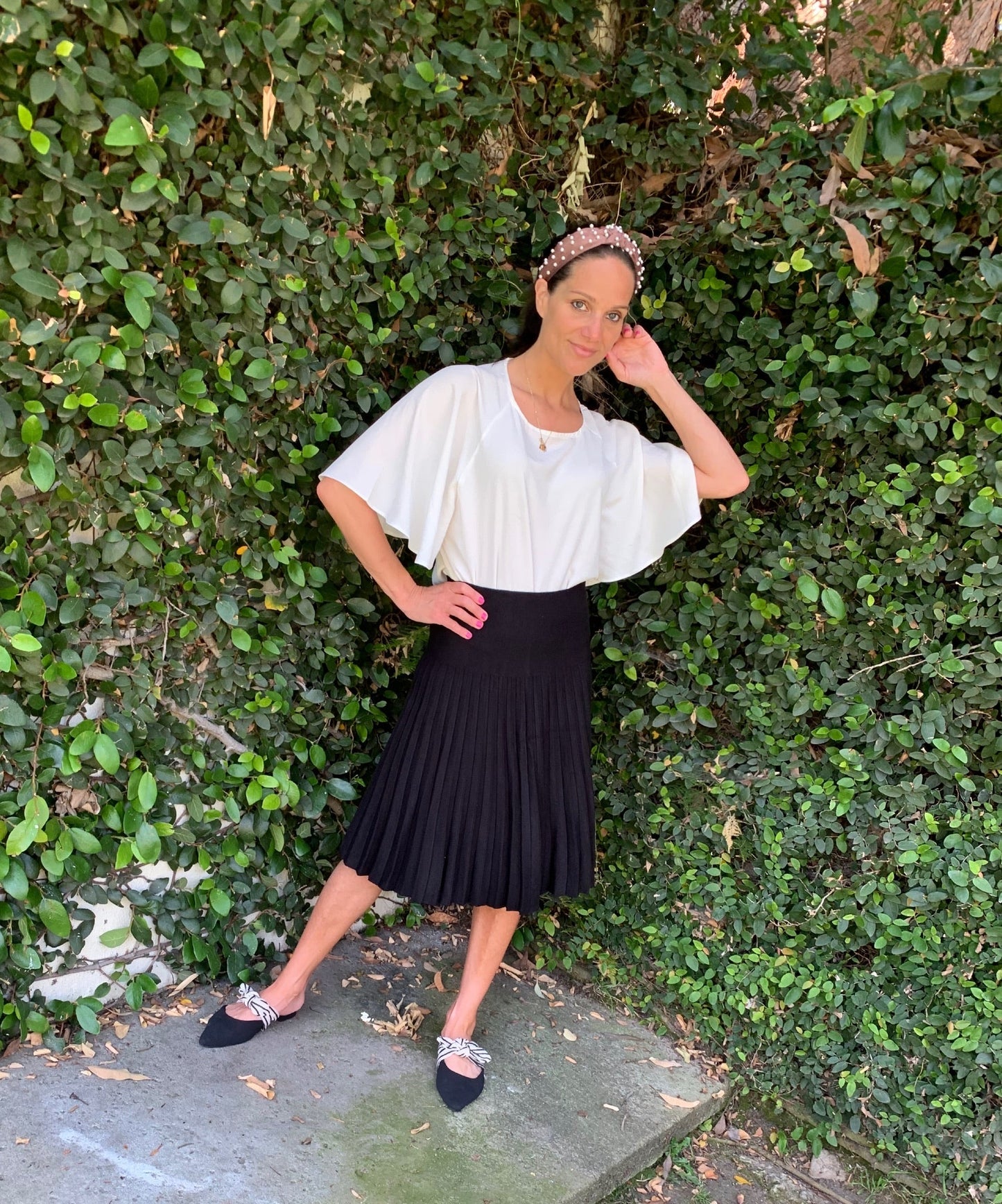 MM YEAR ROUND PLEATED - BLACK